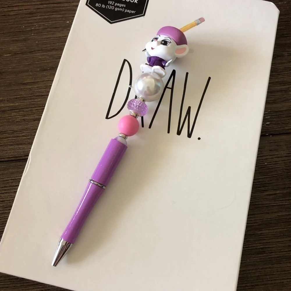 Disney Doorables: The Rescuers: Miss Bianca handmade beaded pen